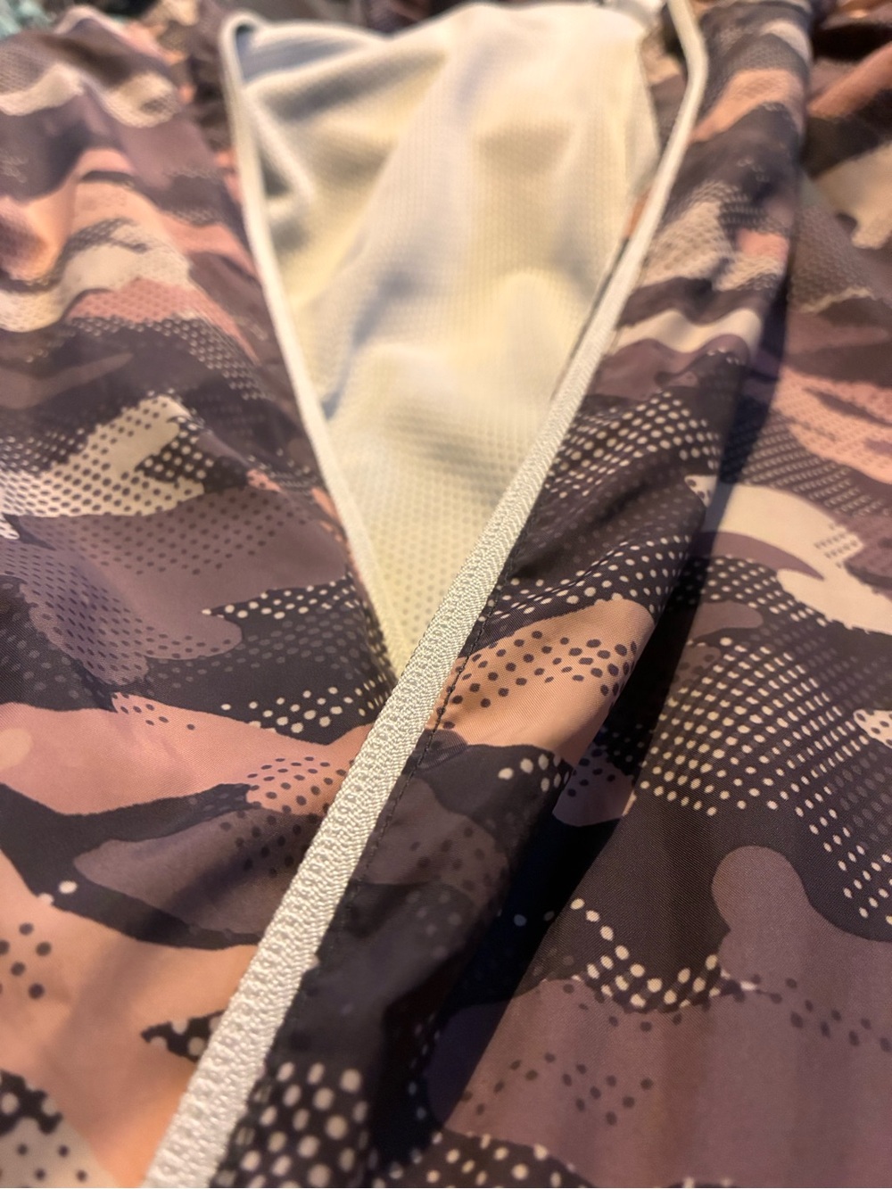 Windbreaker - Picture 6 of 8